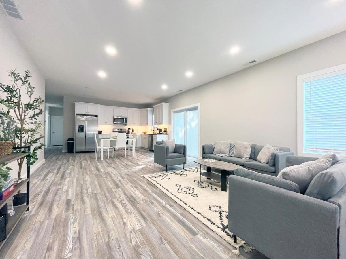 Beautiful Cozy New Build Home - Pet Friendly South Euclid Dış mekan fotoğraf
